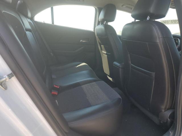 Photo 10 from auction – 2016 CHEVROLET MALIBU LIM with VIN 1G11C5SA9GF165527