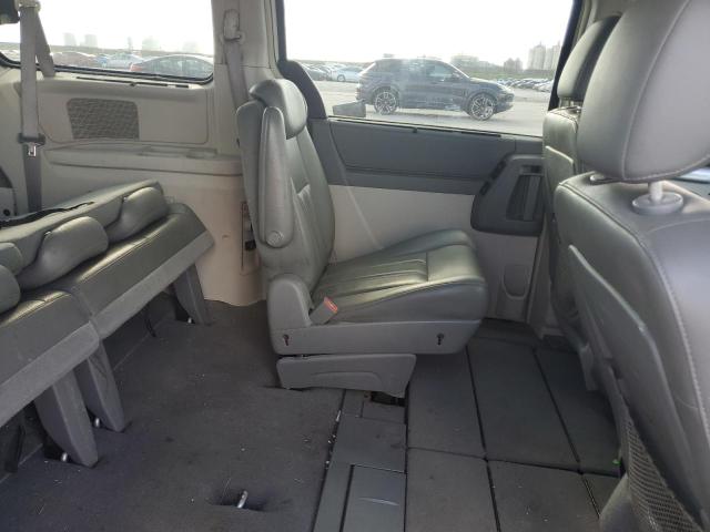 Photo 10 from auction – 2010 CHRYSLER TOWN & COU with VIN 2A4RR5DXXAR137658