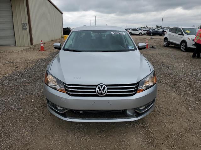 Photo 5 from auction – 2015 VOLKSWAGEN PASSAT S with VIN 1VWAT7A32FC119976