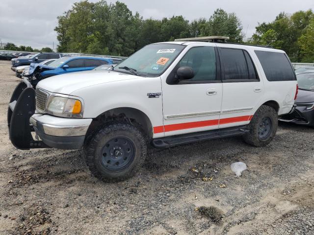 FORD EXPEDITION 2000 with VIN 1FMPU16L8YLA21422 - Photo from auction