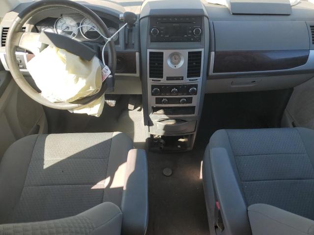 Photo 8 from auction – 2010 CHRYSLER TOWN & COU with VIN 2A4RR5D12AR270829