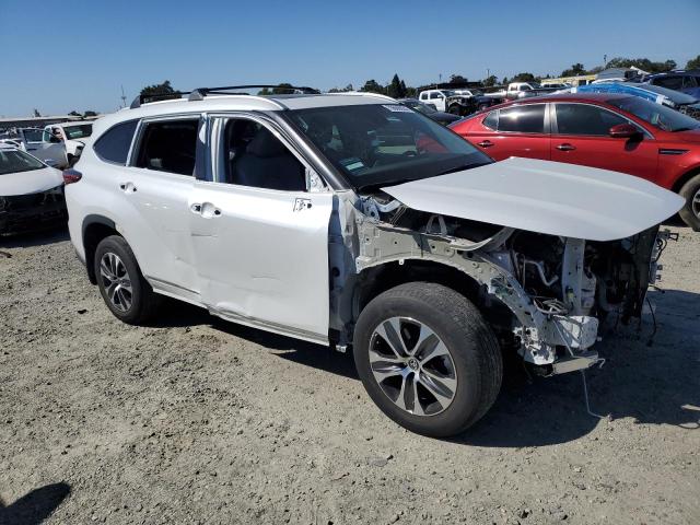 Photo 4 from auction – 2022 TOYOTA HIGHLANDER with VIN 5TDHZRBH9NS204865
