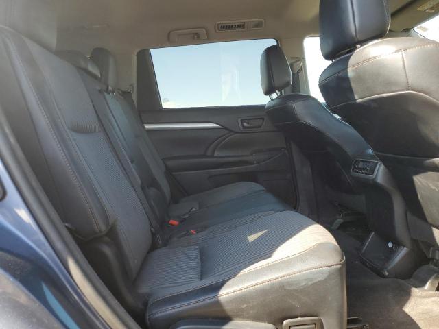 Photo 11 from auction – 2016 TOYOTA HIGHLANDER with VIN 5TDBKRFH1GS325526