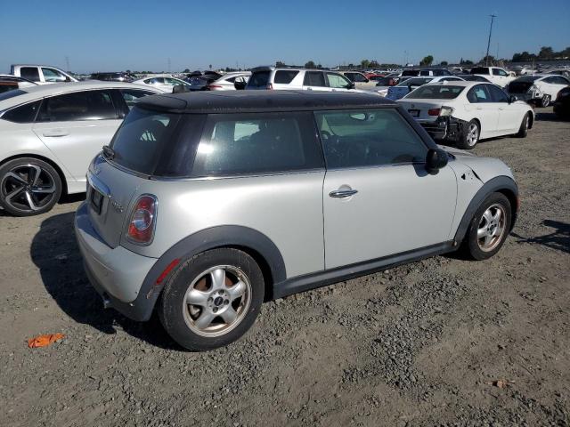 Photo 3 from auction – 2011 MINI COOPER with VIN WMWSU3C55BT097569