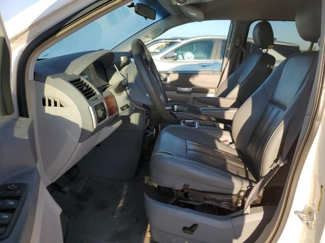 Photo 7 from auction – 2008 CHRYSLER TOWN & COU with VIN 2A8HR54P48R757796