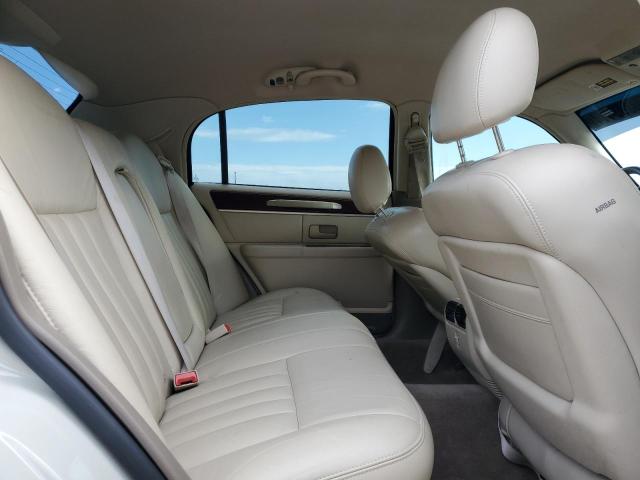 Photo 10 from auction – 2004 LINCOLN TOWN CAR E with VIN 1LNHM81W04Y672393