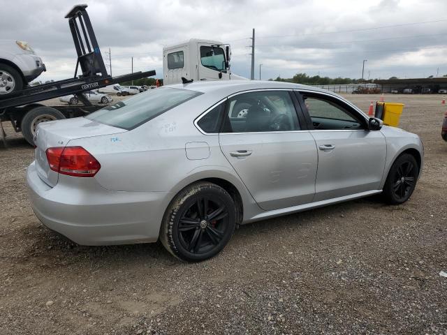 Photo 3 from auction – 2015 VOLKSWAGEN PASSAT S with VIN 1VWAT7A32FC119976