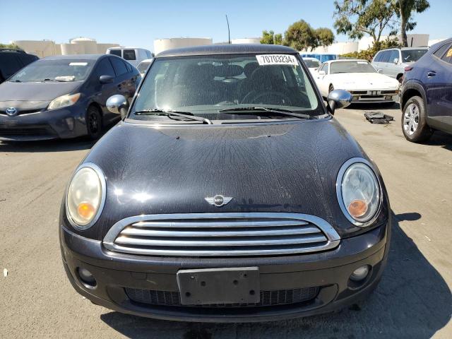 Photo 5 from auction – 2008 MINI COOPER with VIN WMWMF335X8TT65480