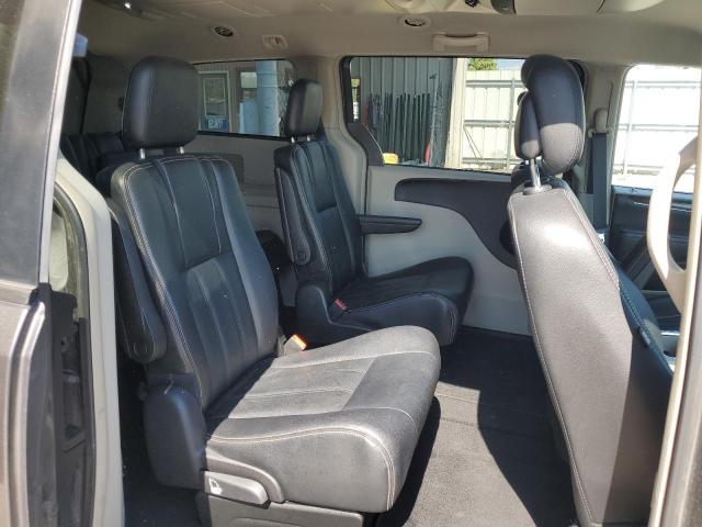 Photo 11 from auction – 2016 CHRYSLER TOWN & COU with VIN 2C4RC1BG4GR280164