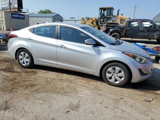 Photo 4 from auction – 2016 HYUNDAI ELANTRA SE with VIN 5NPDH4AE7GH730271