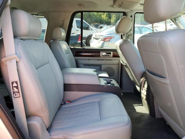 Photo 11 from auction – 2004 LINCOLN NAVIGATOR with VIN 5LMFU28R34LJ00328