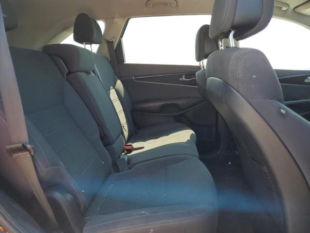Photo 11 from auction – 2016 KIA SORENTO LX with VIN 5XYPG4A37GG081772