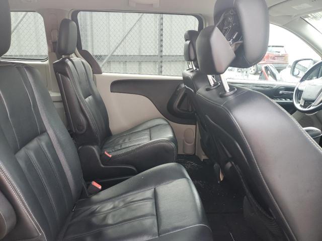 Photo 11 from auction – 2015 CHRYSLER TOWN & COU with VIN 2C4RC1BG3FR706408