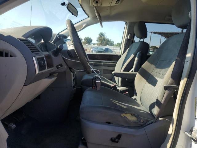 Photo 7 from auction – 2010 CHRYSLER TOWN & COU with VIN 2A4RR5D19AR214290