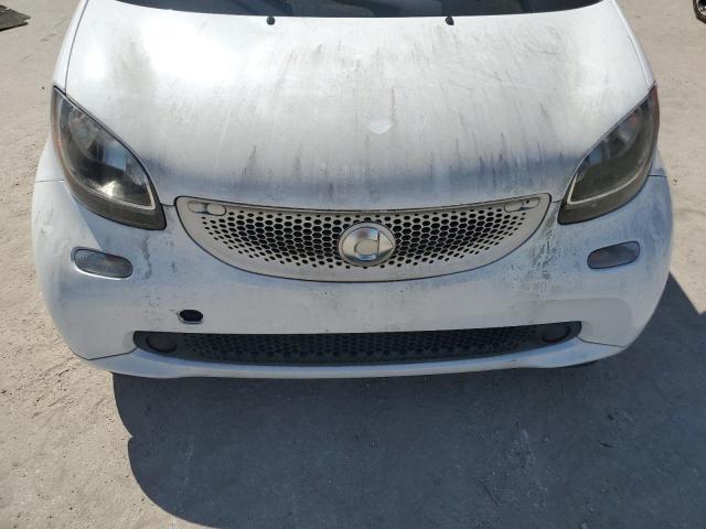 Photo 11 from auction – 2016 SMART FORTWO with VIN WMEFJ5DA3GK140275