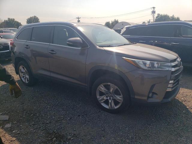 Photo 4 from auction – 2017 TOYOTA HIGHLANDER with VIN 5TDDZRFH9HS365326