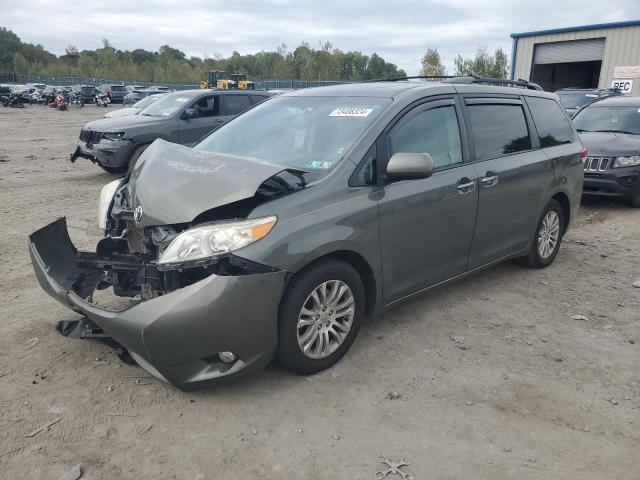 TOYOTA SIENNA XLE 2011 with VIN 5TDYK3DC4BS037748 - Photo from auction