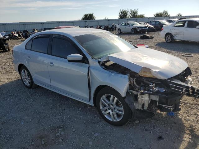 Photo 4 from auction – 2018 VOLKSWAGEN JETTA S with VIN 3VW2B7AJ5JM249389