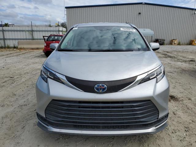 Photo 5 from auction – 2021 TOYOTA SIENNA LE with VIN 5TDKRKEC9MS065137