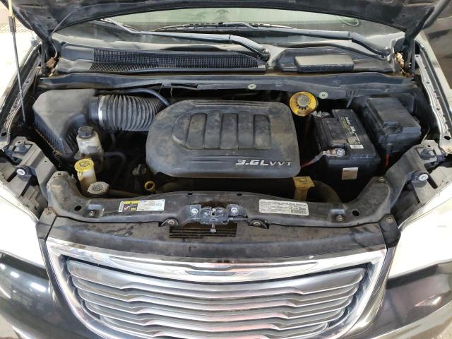 Photo 12 from auction – 2014 CHRYSLER TOWN & COU with VIN 2C4RC1BG0ER403018