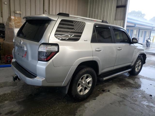 Photo 3 from auction – 2020 TOYOTA 4RUNNER SR with VIN JTEZU5JR6L5217299