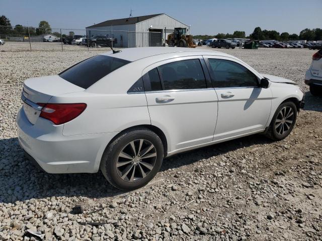 Photo 3 from auction – 2011 CHRYSLER 200 S with VIN 1C3BC8FG7BN567416