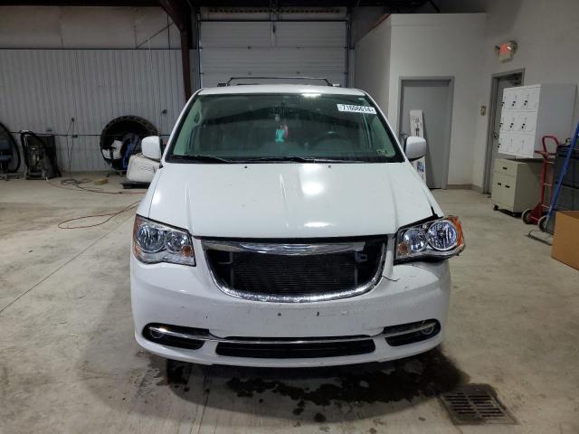 Photo 5 from auction – 2015 CHRYSLER TOWN & COU with VIN 2C4RC1BGXFR595906