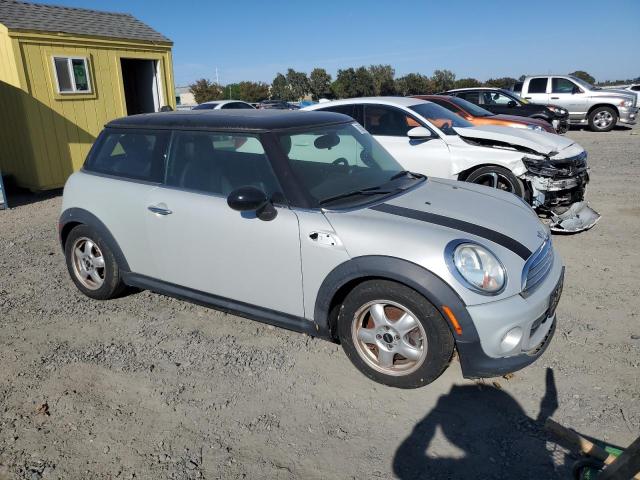 Photo 4 from auction – 2011 MINI COOPER with VIN WMWSU3C55BT097569