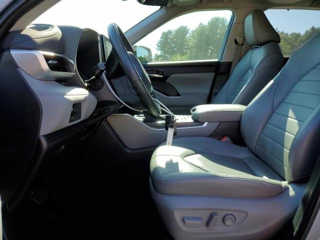 Photo 7 from auction – 2022 TOYOTA HIGHLANDER with VIN 5TDGZRBHXNS228264
