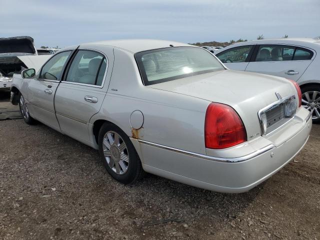 Photo 2 from auction – 2004 LINCOLN TOWN CAR U with VIN 1LNHM83W24Y629932