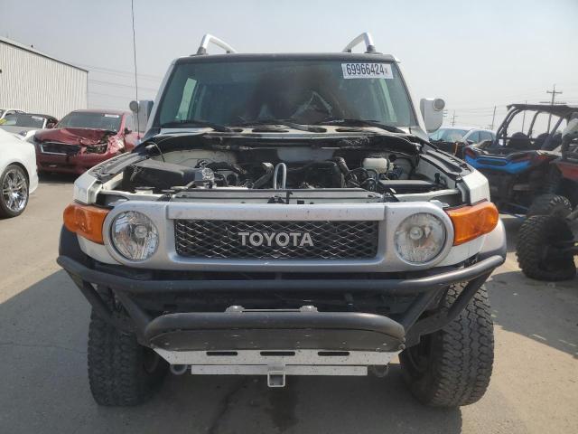 Photo 5 from auction – 2010 TOYOTA FJ CRUISER with VIN JTEBU4BF7AK078024