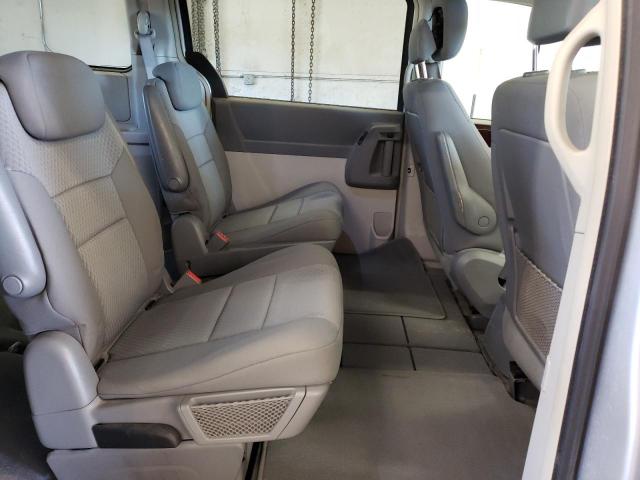 Photo 11 from auction – 2010 CHRYSLER TOWN & COU with VIN 2A4RR5D11AR413110