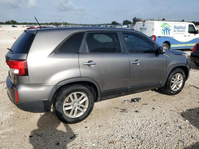Photo 3 from auction – 2015 KIA SORENTO LX with VIN 5XYKT3A63FG560280