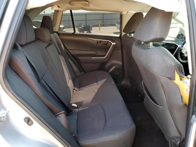 Photo 11 from auction – 2020 TOYOTA RAV4 LE with VIN JTMH1RFV4LD055510