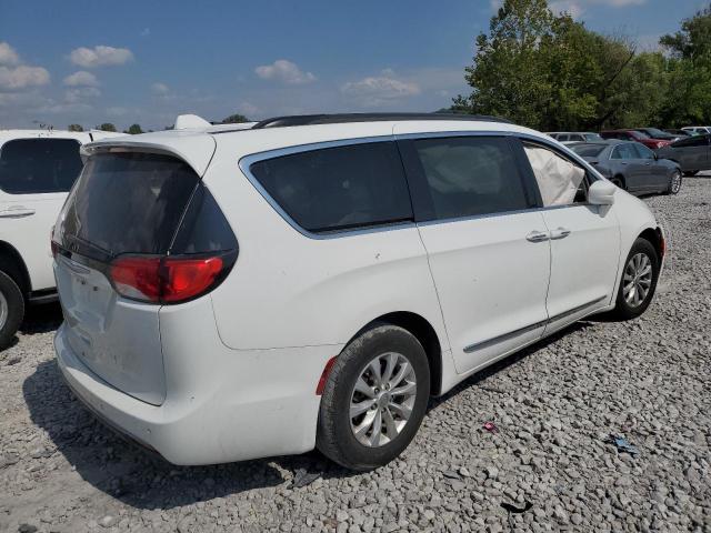 Photo 3 from auction – 2017 CHRYSLER PACIFICA T with VIN 2C4RC1BG2HR733912
