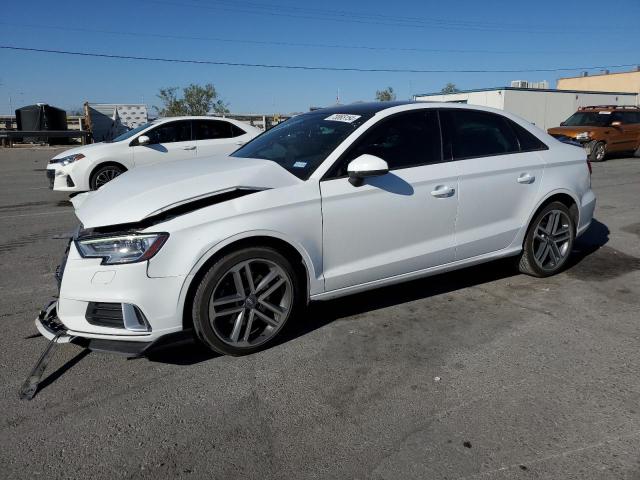 AUDI A3 PREMIUM 2017 مع رقم تعريف المركبة WAUB8GFF2H1059723 - صورة من المزاد