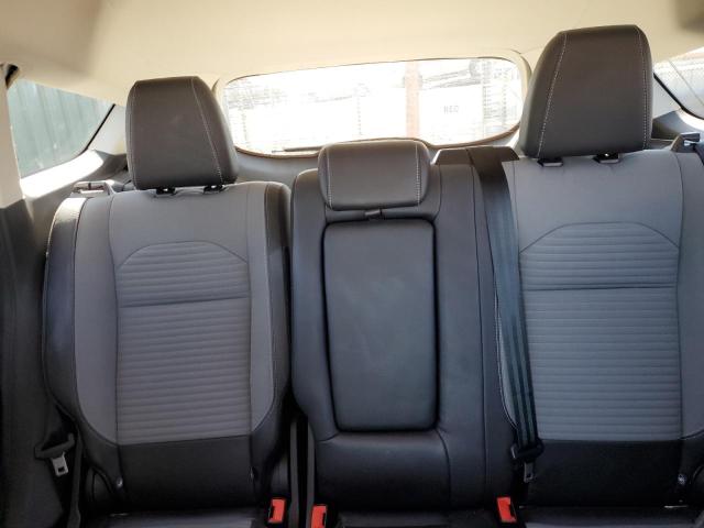 Photo 10 from auction – 2018 FORD ESCAPE SE with VIN 1FMCU9GD6JUD37101