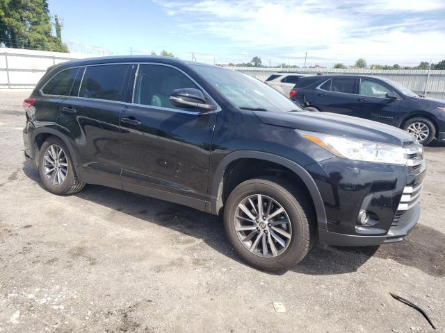 Photo 4 from auction – 2019 TOYOTA HIGHLANDER with VIN 5TDKZRFH5KS575016