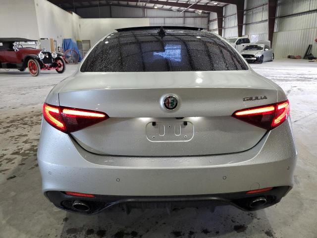 Photo 6 from auction – 2017 ALFA ROMEO GIULIA with VIN ZARFAEBN8H7551671