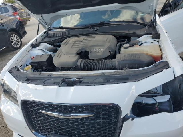 Photo 11 from auction – 2018 CHRYSLER 300 S with VIN 2C3CCABG8JH130145