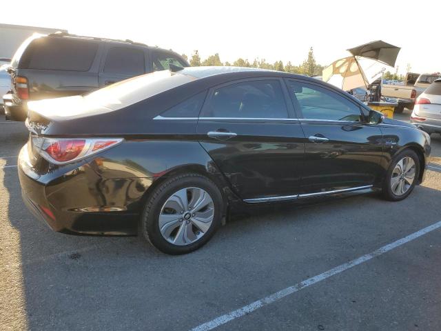 Photo 3 from auction – 2013 HYUNDAI SONATA HYB with VIN KMHEC4A47DA097232