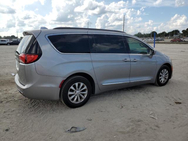 Photo 3 from auction – 2017 CHRYSLER PACIFICA T with VIN 2C4RC1BG8HR532807