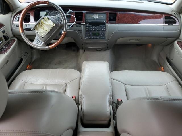 Photo 8 from auction – 2003 LINCOLN TOWN CAR C with VIN 1LNHM83W73Y638138