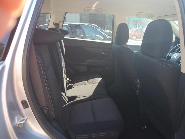 Photo 11 from auction – 2016 MITSUBISHI OUTLANDER with VIN JA4AZ3A36GZ015901
