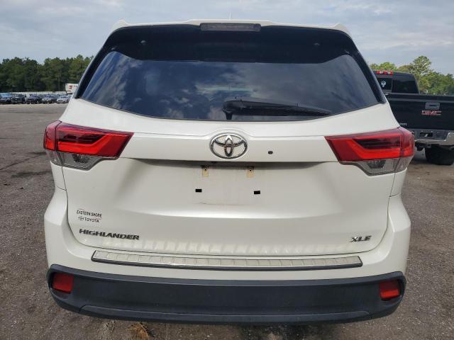 Photo 6 from auction – 2018 TOYOTA HIGHLANDER with VIN 5TDKZRFH0JS530516