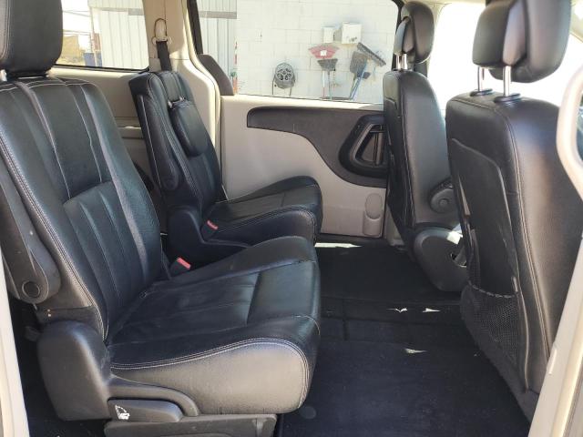Photo 11 from auction – 2015 CHRYSLER TOWN & COU with VIN 2C4RC1BG8FR696426