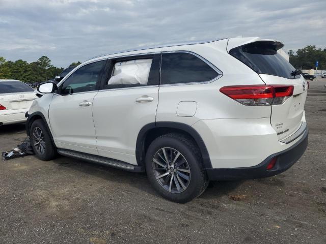 Photo 2 from auction – 2018 TOYOTA HIGHLANDER with VIN 5TDKZRFH0JS530516