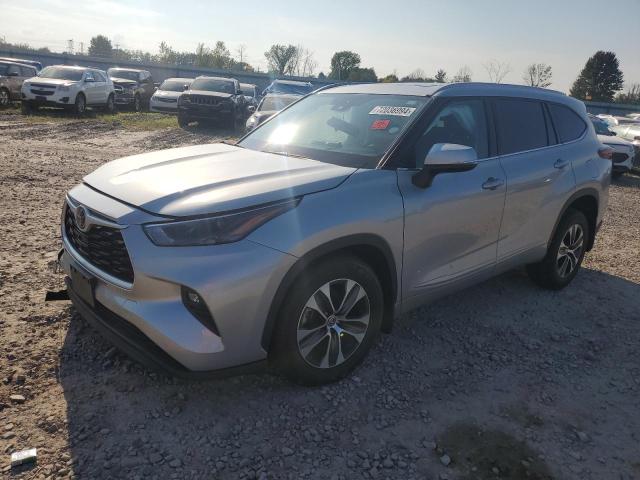 TOYOTA HIGHLANDER 2022 with VIN 5TDGZRBH3NS566864 - Photo from auction