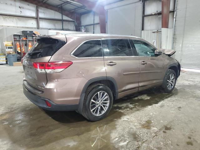 Photo 3 from auction – 2017 TOYOTA HIGHLANDER with VIN 5TDJZRFH3HS456594