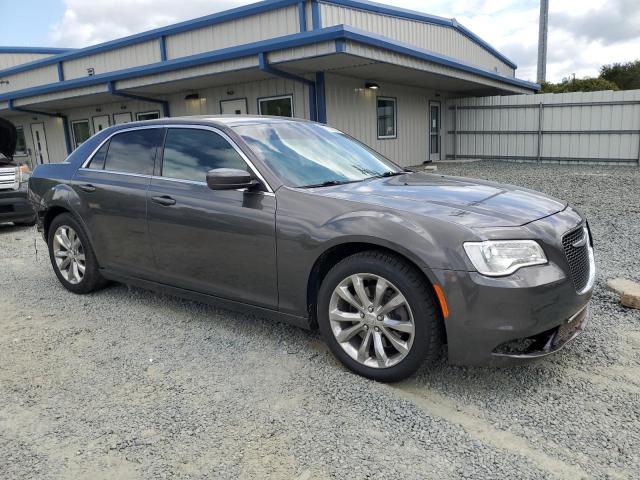 Photo 4 from auction – 2017 CHRYSLER 300 LIMITE with VIN 2C3CCARG3HH647949